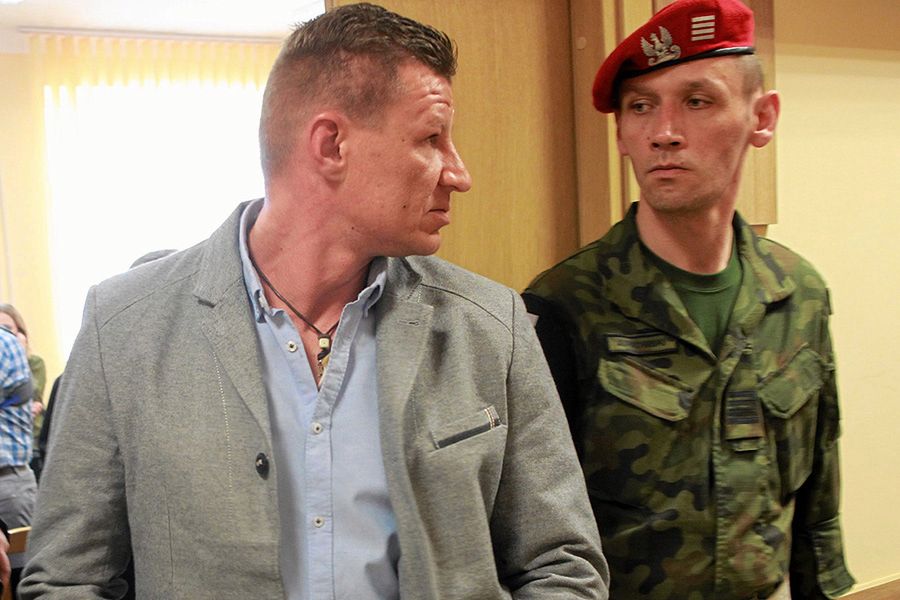 Tomasz Borysiewicz (z lewej) w sądzie 
