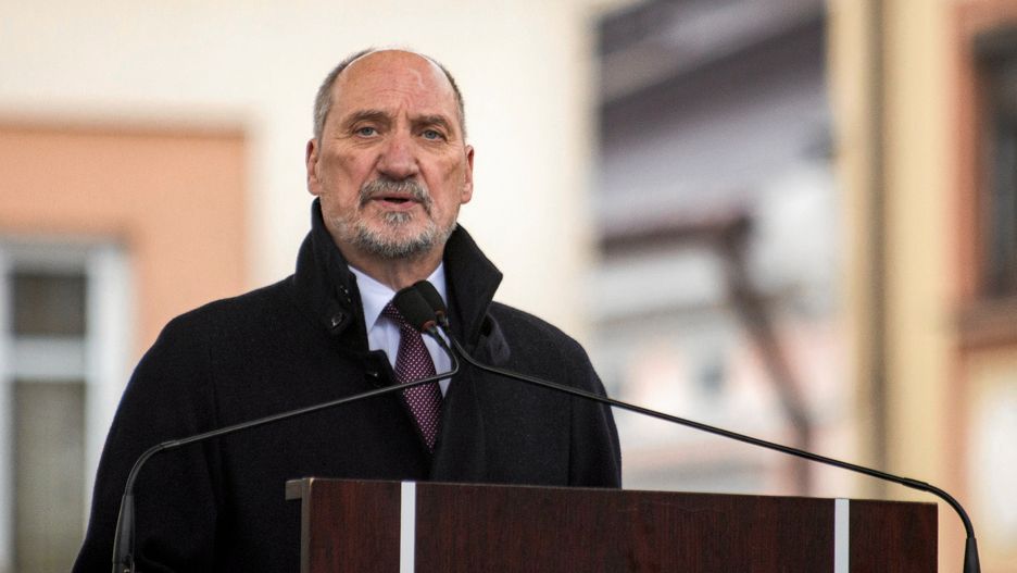 Antoni Macierewicz ma się spotkać z doradcą Donalda Trumpa
