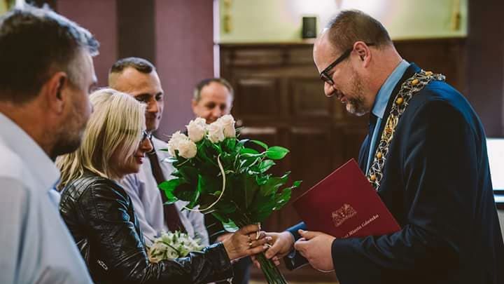 Zdjęcia ze ślubu, którego udzielił Paweł Adamowicz