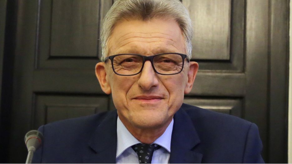 Przeciwnicy zarzucają Piotrowiczowi, że zachował się niepoważnie