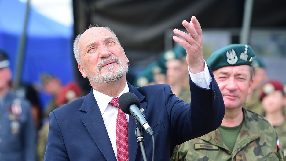 Szef MON chce, aby kolumny stanęły w całym kraju.