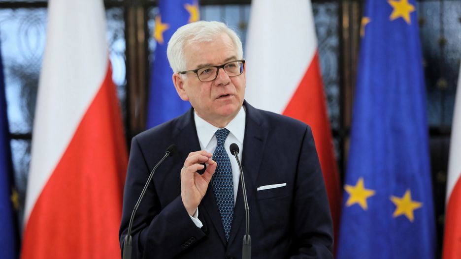Jacek Czaputowicz wyszedł ze studia