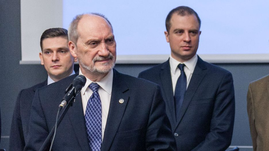 Antoni Macierewicz i wiceminister Tomasz Szatkowski