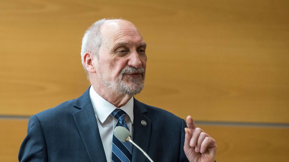Antoni Maciererwicz został odwołany ze stanowiska szefa MON na początku stycznia