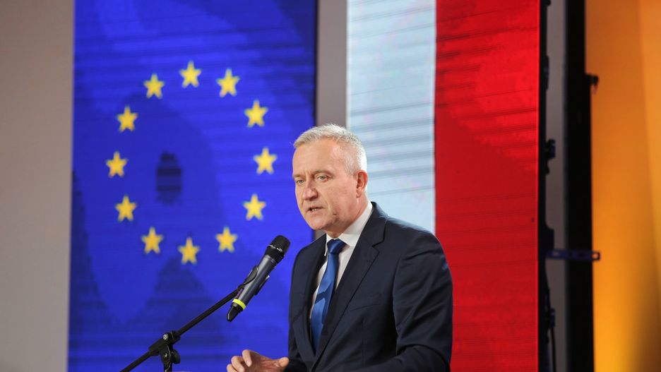 Na razie umowy podpisano w trzech województwach