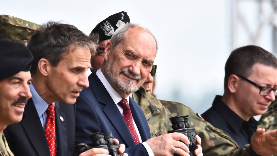 Macierewicz obiecywał zbyt wiele? 