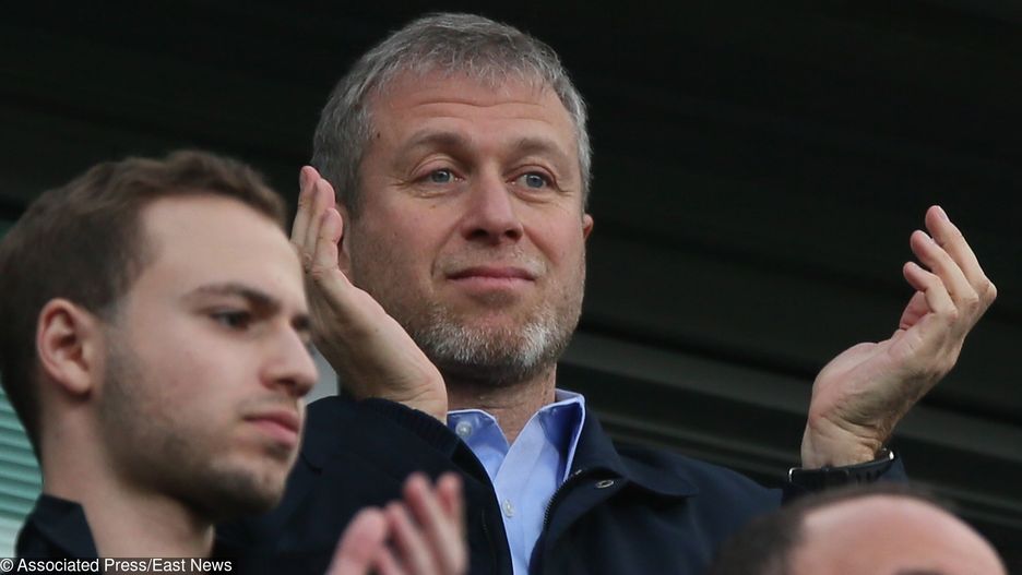 Roman Abramowicz lubi cieszyć się sukcesami swojego klubu piłkarskiego Chelsea F.C.