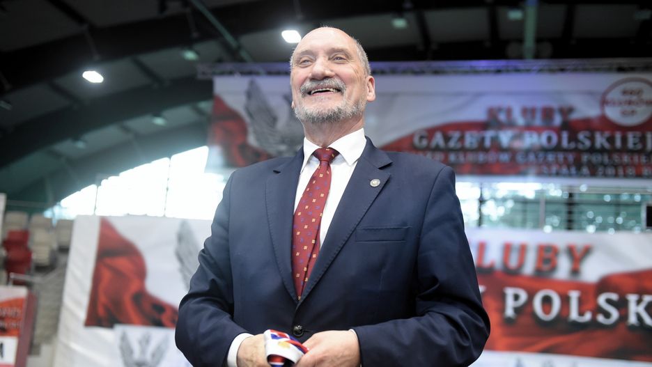 Poseł PiS Antoni Macierewicz podczas XIII Zjazdu Klubów "Gazety Polskiej"