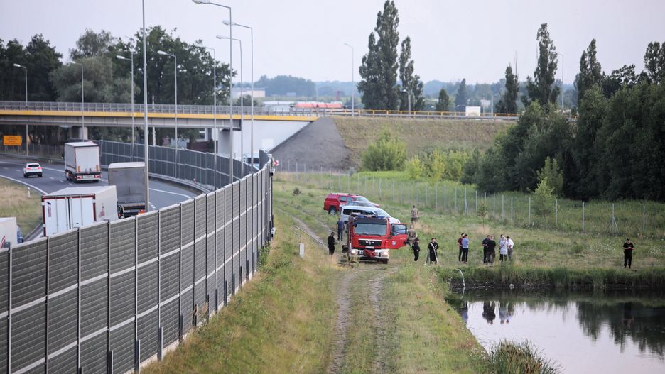 Caiło dziecka znaleziono przy trasie A2, w okolicach węzła Pruszków