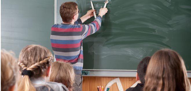 Asystent wykonuje zadania wyłącznie pod kierunkiem nauczyciela