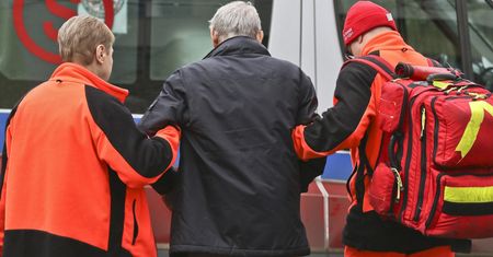 Sezon na "babę świąteczną" otwarty. Lekarze ujawniają, jak rodziny porzucają bliskich