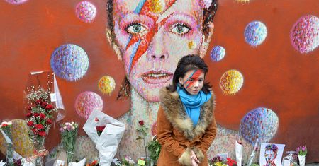 Kochanki Davida Bowie. Niektóre miały 14 lat