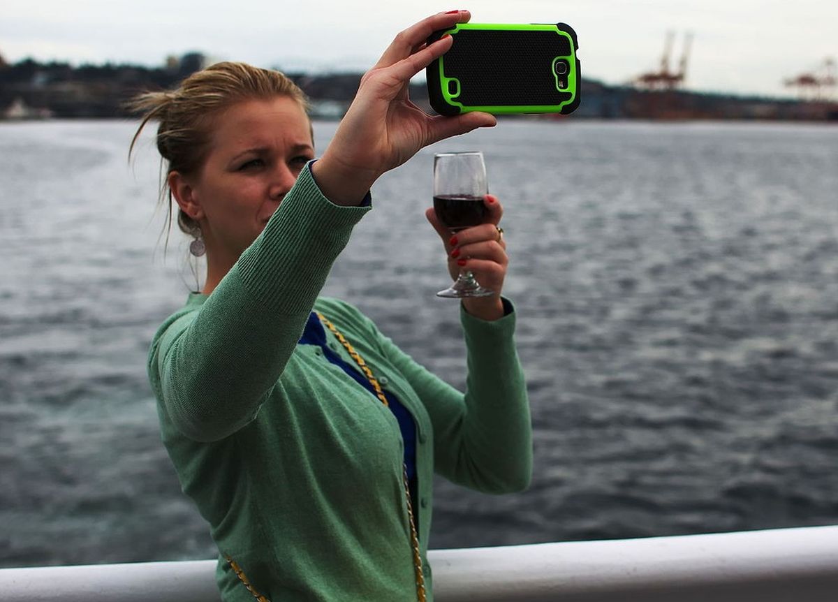 Przesiadujesz na Instagramie? Szwedzki badacz ostrzega: Nie da się konkurować z milionem ludzi