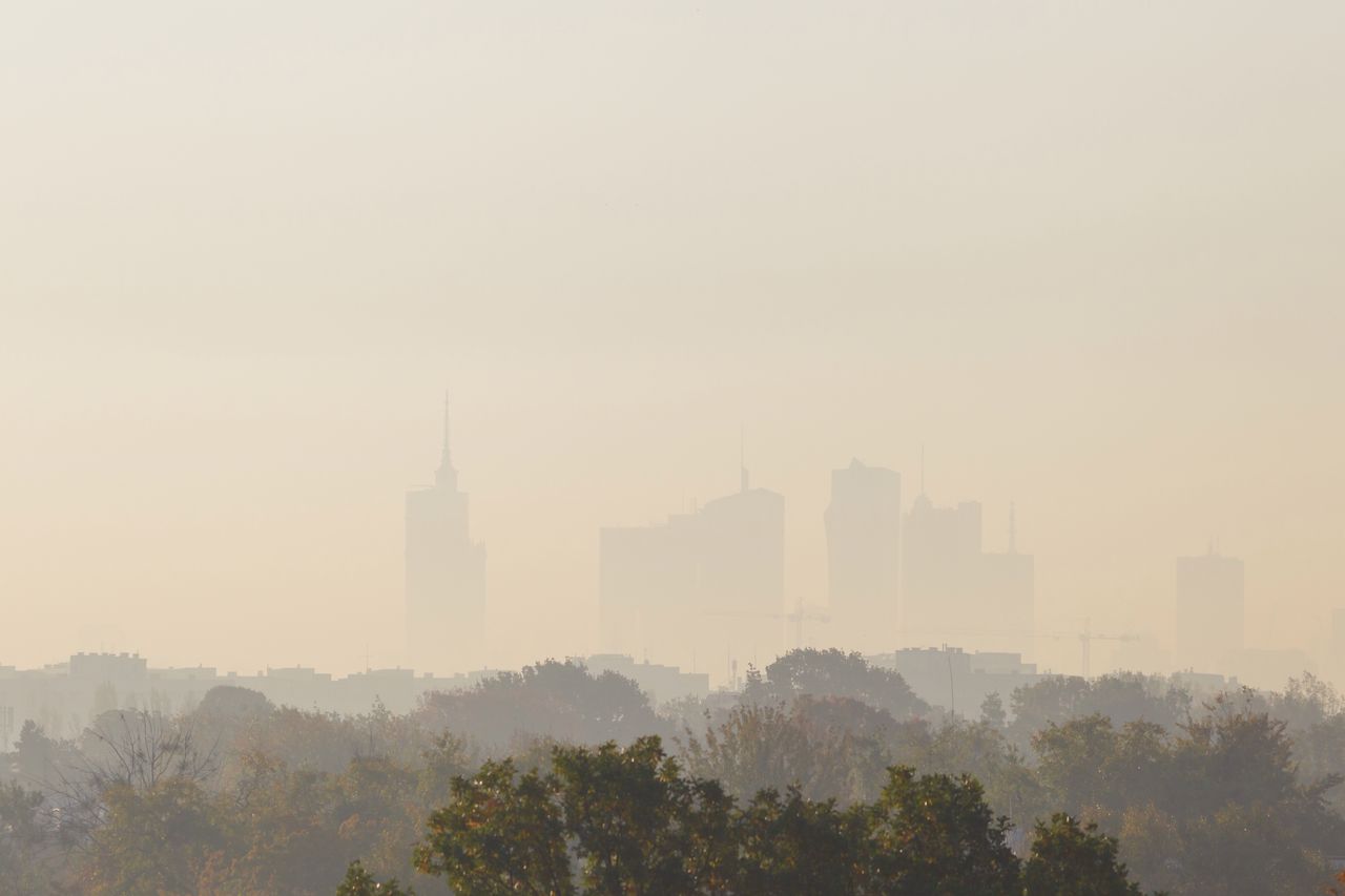 Warszawa: smog w mieście. Czwarty stopień zanieczyszczenia powietrza