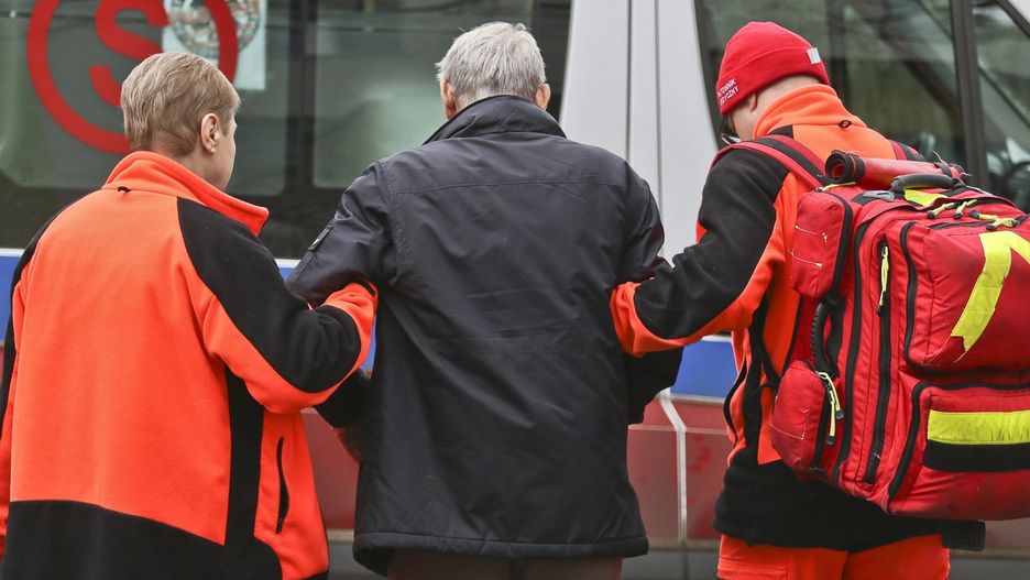 Przed świętami ratownicy mają więcej wyjazdów do starszych osób