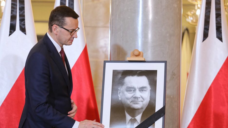 Premier Mateusz Morawiecki ma zatwierdzić decyzję prezydenta Andrzeja Dudy dotyczącą żałoby narodowej