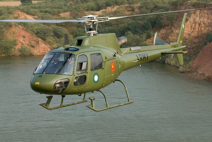 Śmigłowiec Eurocopter AS350 Écureuil należący do pakistańskiej armii 