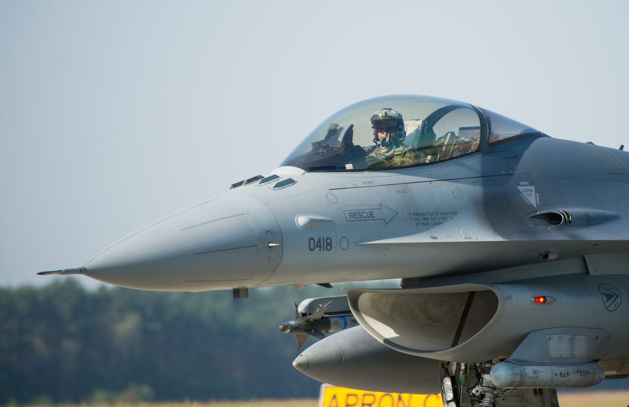 Portugalczycy na F-16 przylecieli do Polski ćwiczyć z naszymi MiG-ami. Latają sami