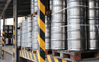 Koronawirus. Płyn do dezynfekcji z bezalkoholowego piwa. Kolejne firmy wspierają produkcję