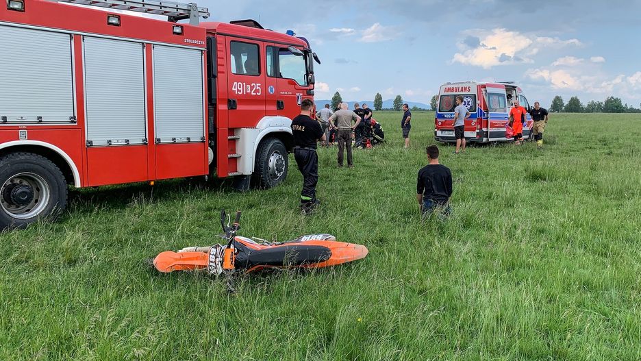Tragedia w Nowym Targu. Pilot szybowca podczas lądowania zabił motocrossowca