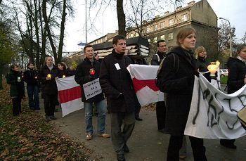 Wiec pod konsulatem Białorusi