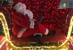 Mikołaje nie uznają końca świąt. Zostaną na ulicach, aż do wiosny