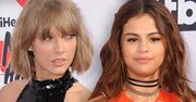 Pojedynek na stylizacje: kombinezon w dwóch wersjach. Taylor Swift kontra Selena Gomez na tej samej imprezie