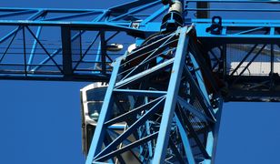 Dźwig runął w centrum Łodzi. Operator maszyny zmarł w szpitalu