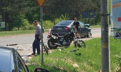 Wypadek w Wildze, zderzyły się motocykl i samochód osobowy. Trasa zablokowana