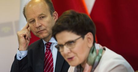 "PiS chce niepodzielnej władzy Radziwiłła". Drugie dno kontrowersyjnej ustawy