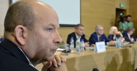 Radziwiłł kontra Radziwiłł. Minister zdrowia zaprzecza swoim postulatom sprzed lat