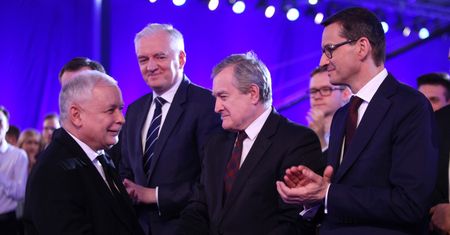 Matka z trójką dzieci ma 4 głosy w wyborach!? Pomysł Gowina wzbudza wielkie emocje