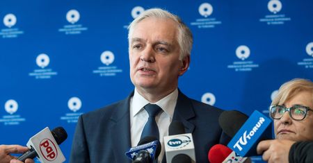 Jarosław Gowin jest zły na krytyków premiera. "Haniebne wypaczenie"