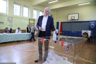 Limit 30-krotności i podatek handlowy. Jarosław Gowin: budżet będzie trzeba znowelizować