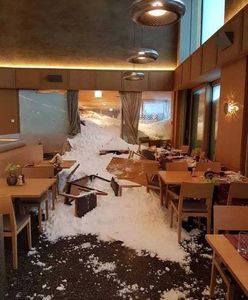 Chaos w Niemczech i Austrii. Ludzie uwięzieni w samochodach. Lawina uderzyła w hotel