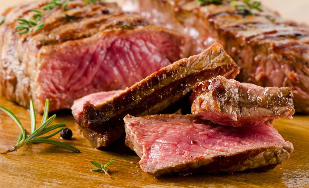 Czechy: mięso z polskich krów sprzedawali jako ekskluzywne argentyńskie steki. Oszustwo wyszło na jaw podczas kontroli polskiego mięsa