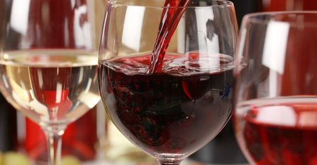 Wino - kalorie. Ile kalorii ma wino białe, a ile czerwone?
