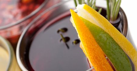 Przepis na aromatyczne grzane wino. Idealne na zimę