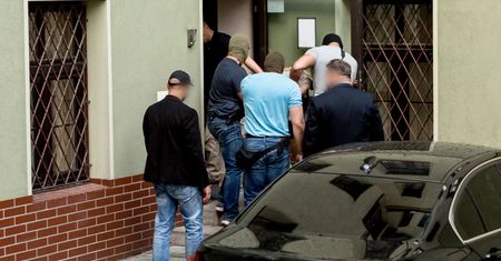 Zabójstwo 10-letniej Kristiny. Do sieci wyciekło zdjęcie zatrzymanego 22-latka. Prokuratura: to przestępstwo