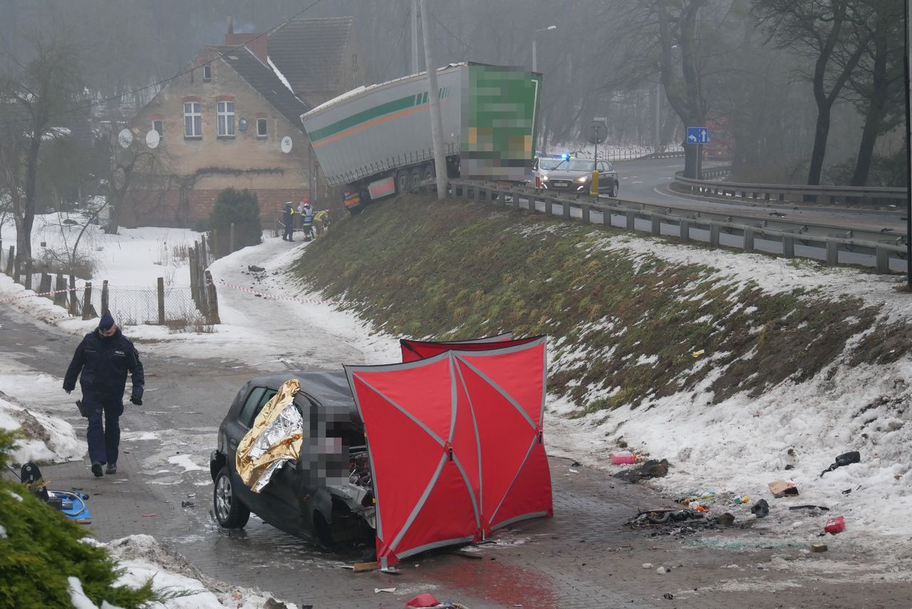 Śmiertelny wypadek na DK 11