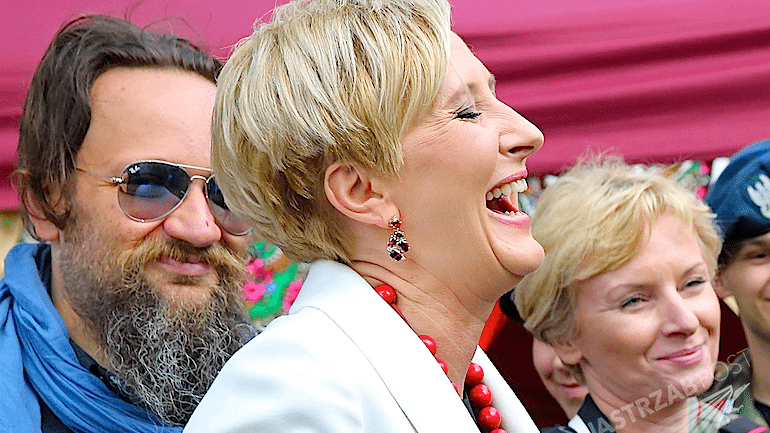 Agata Duda w Spale ubiera klauna