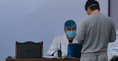 Wuhan. Śmierć pacjenta "wyleczonego" z koronawirusa. Zmarł dwa dni po wyjściu ze szpitala