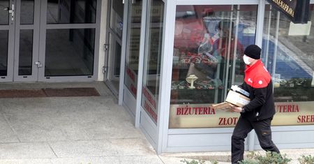 Tarcza antykryzysowa. Eksperci: "zbyt cienka, by ochronić gospodarkę"