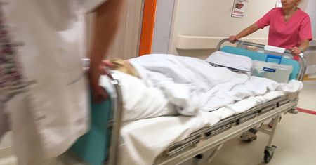 Zmarła na nowotwór w samotności. Bliscy nie mieli możliwości, by się pożegnać. Przez pandemię koronawirusa