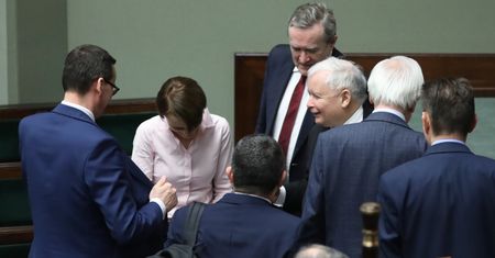Nocna zmiana w kodeksie wyborczym. PiS twierdzi, że pomaga osobom starszym