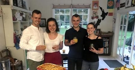 Koronawirus. Studenci nie mogli wrócić do kraju. Rodzina z Nowej Zelandii ich przygarnęła