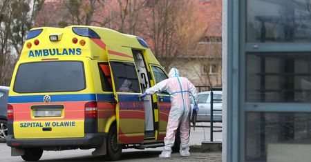 Koronawirus w Polsce. Kolejny przypadek śmiertelny, prawie 700 potwierdzonych zakażeń