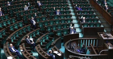 Koronawirus w Polsce. Próbne głosowanie nad "tarczą antykryzysową" z problemami