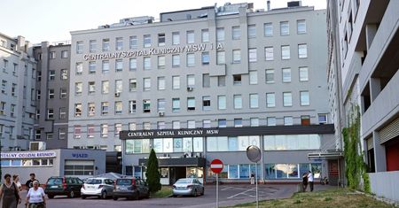 Koronawirus w Warszawie. Zarzuty dla mężczyzny, który wyszedł do sklepu po alkohol