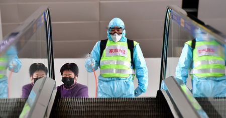 Koronawirus. Epidemia wśród pracowników chińskiej służby zdrowia